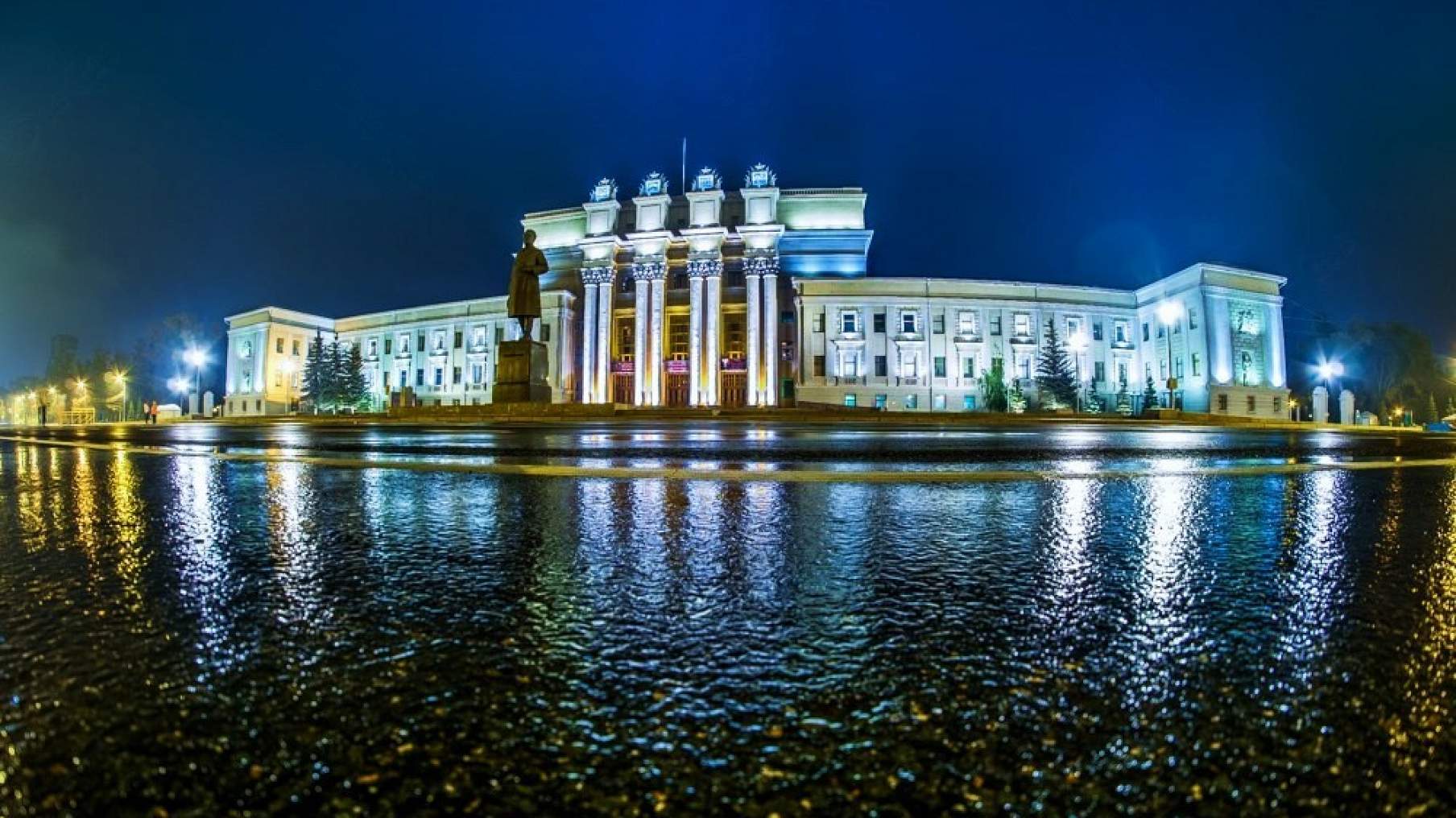 Театр на площади Куйбышева Самара
