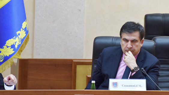 На Украине объяснили, почему Саакашвили «сидит на чемоданах»
