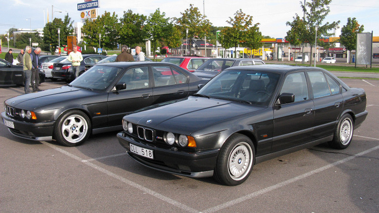 Bmw лучше или mercedes