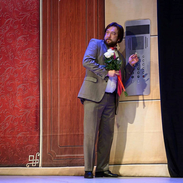 Красавчик из «Не родись красивой» изменился до