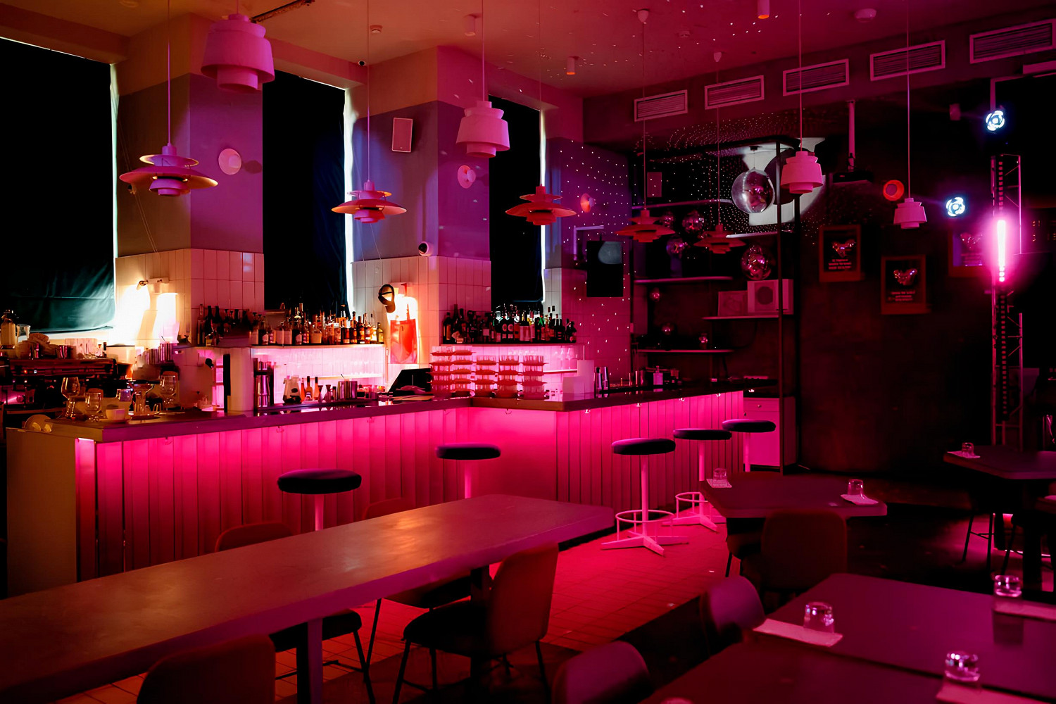 Фото ресторана от Афиши — Happy End Bar & Kitchen