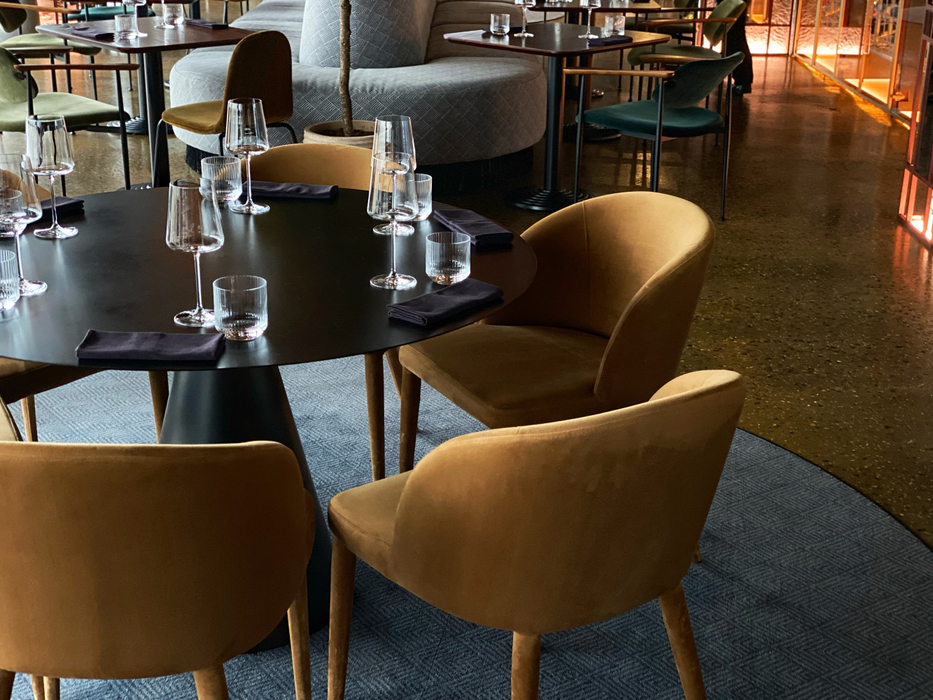 Фото ресторана от Афиши — F11 Sky Bar & Restaurant