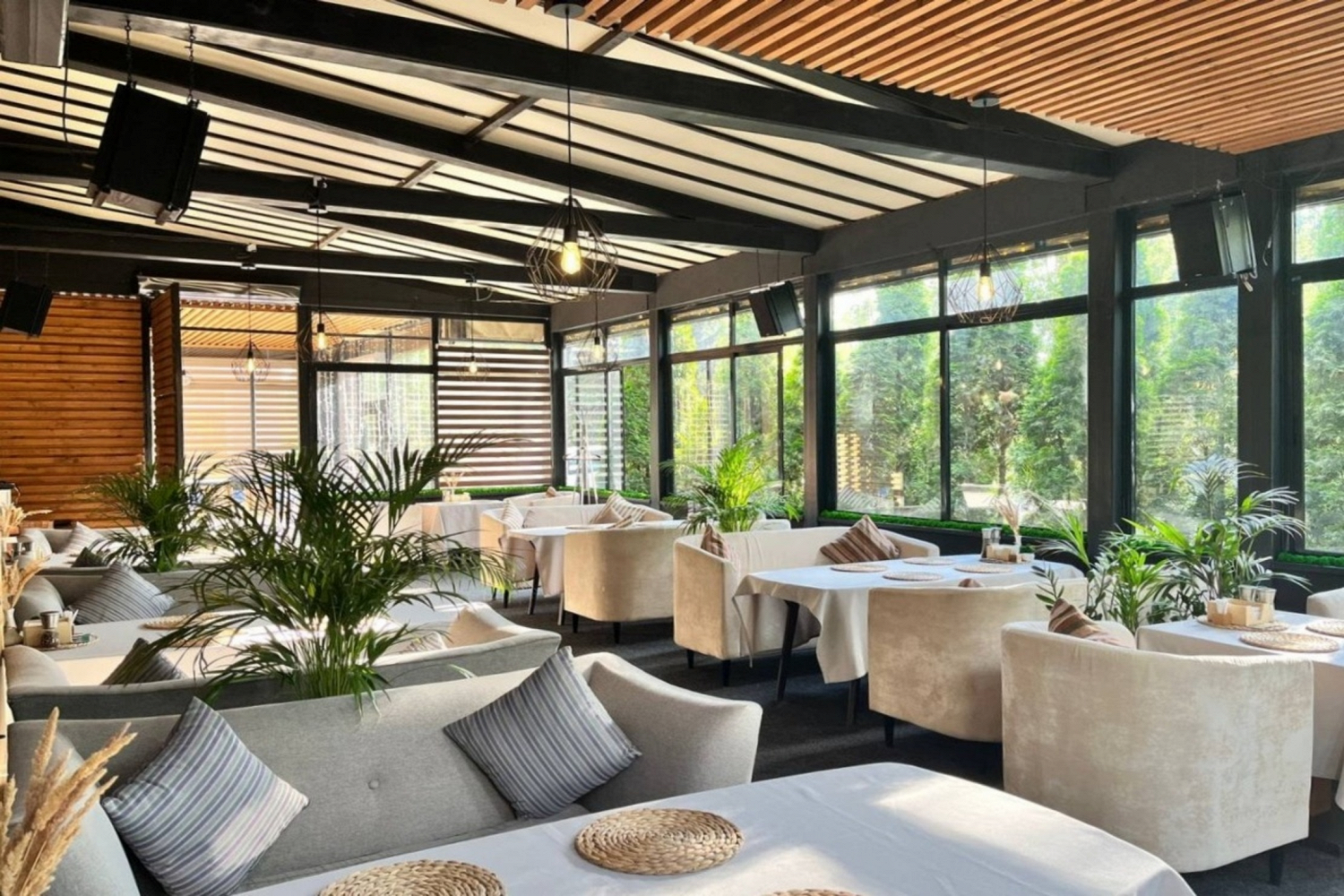 Фото ресторана от Афиши — Veranda на Ленинском