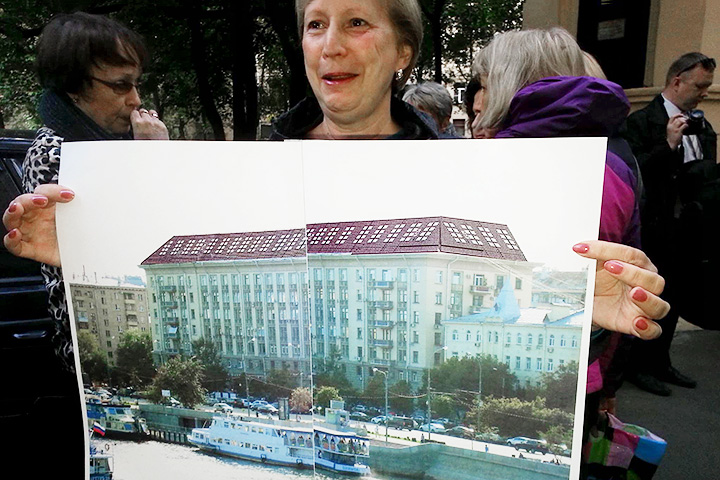 Местные жители хорошо помнили историю про мансарду на Фрунзенской набережной, 36, и ее повторения не хотели
