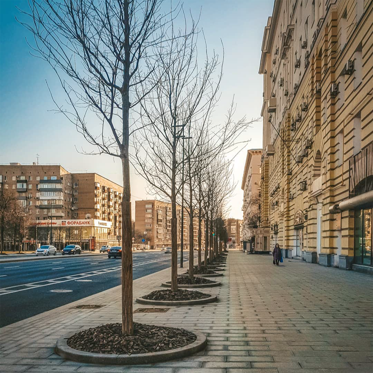 Ул днем фото. Пустые улицы Москвы. Пустой город. Москва улицы города. Улица день.