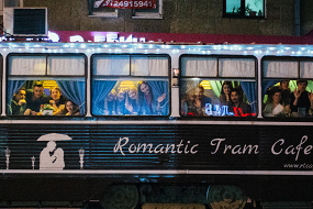Romantic Tram Café
