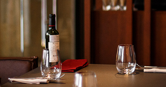 Red. Steak & Wine