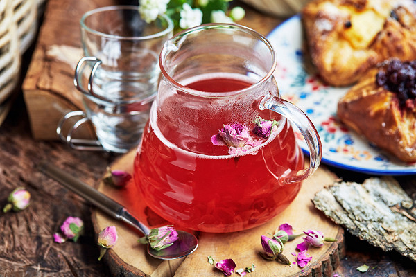  жасминовый чай с вареньем из розы и медом (400 р.)