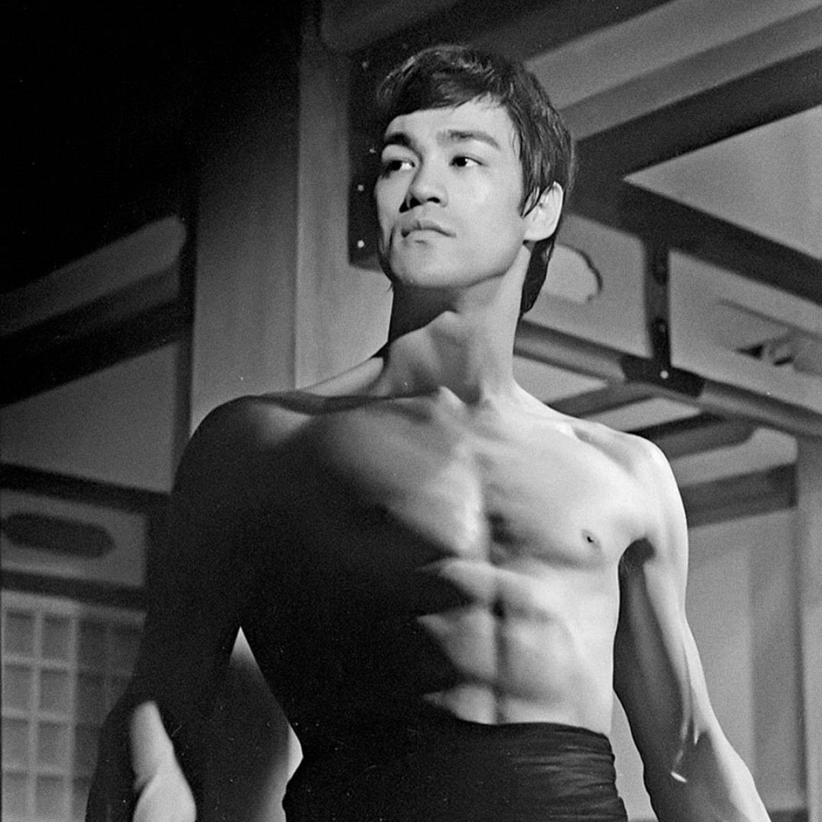 Брюс Ли (Bruce Lee) , фотографии, биография, соревнования, бодибилдинг