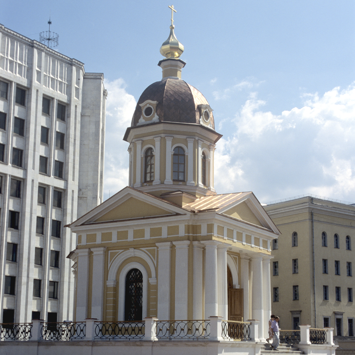 8 самых интересных современных церквей в России
