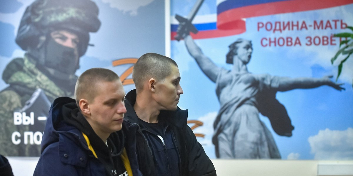 Давайте вторую мобилизацию. Русский и россиянин. Россия война. Война с Украиной началась. Россия и Украина последние новости