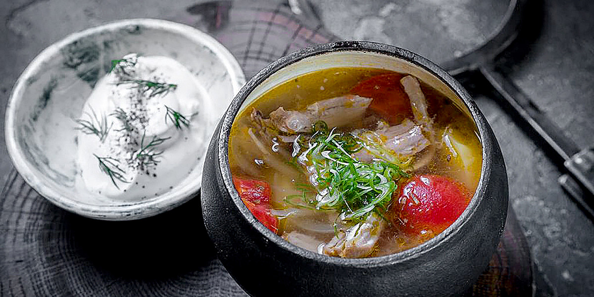 Горячий суп: рецепт щей на свиных ребрах