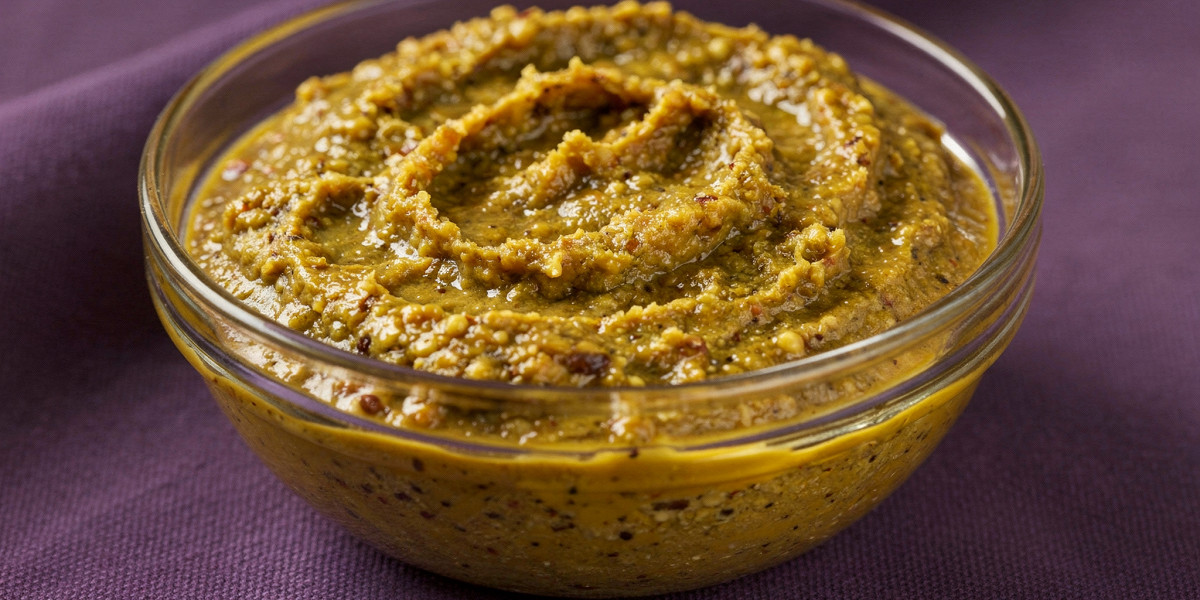 Дижонская горчица: что это такое, состав и чем отличается от обычной