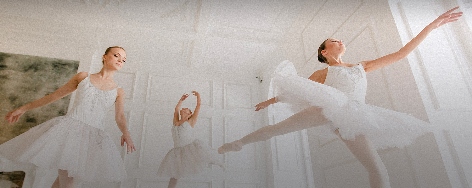 Афиша Город: Cinq Ballet: балерины идут в малый бизнес – Архив