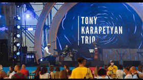 Tony Karapetyan Trio, Себастьян Студнитзки