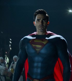 8 онлайн-премьер недели: «Супермен и Лоис», «Джинни и Джорджия», новые «Ходячие мертвецы»