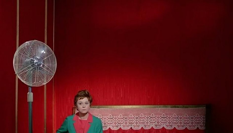 Кино: «Джульетта и духи» Кино: «Джульетта и духи»