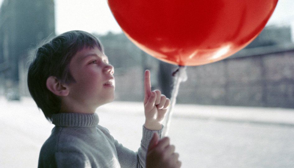 Кино: «Красный шар» Кино: «Красный шар»