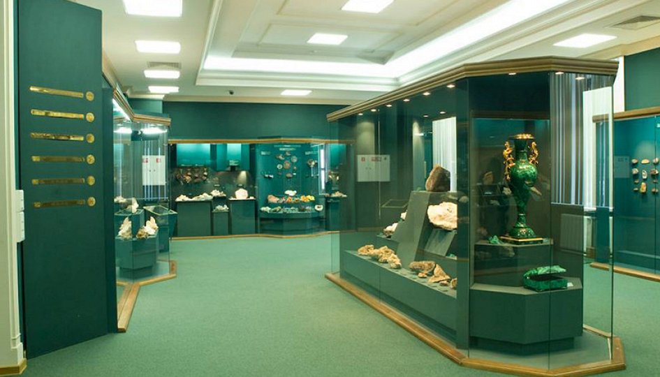 Выставки: Минералы Земли Выставки: Минералы Земли