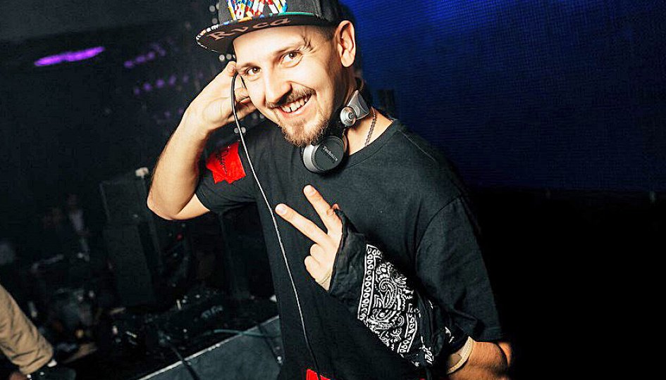 Концерты: «Light My Idol»: DJs Ozz, Lightmix Концерты: «Light My Idol»: DJs Ozz, Lightmix