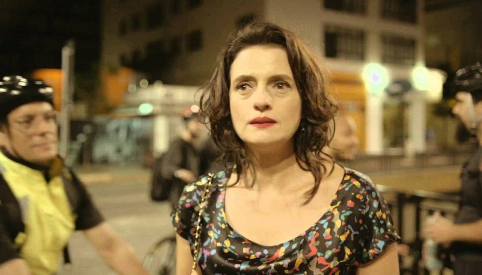 Кино: «Окно напротив» Кино: «Окно напротив»
