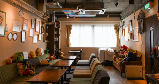 Владелец секретного кафе японских разработчиков открыл его для посещения фанатов, но не сказал адрес