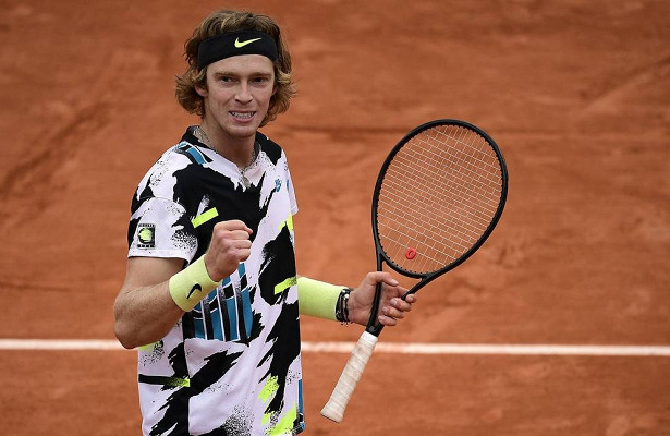 
Андрей Рублев вышел в&nbsp;четвертьфинал Roland Garros

