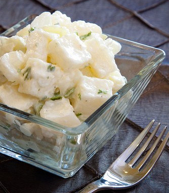 Рецепт Картофельный салат с яйцами и горчичной заправкой