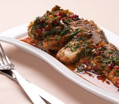 Рецепт Рыбное жаркое с овощами, анчоусами и томатным соусом