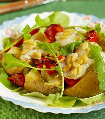 Рецепт Салат из копченой рыбы с картофелем и каперсами