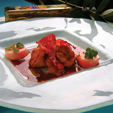 Рецепт Лисички с хрустящей салями в соусе из красного вина с тмином и кориандром