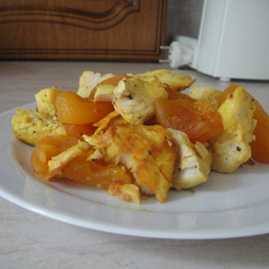 Рецепт Курица с сухофруктами и шафраном