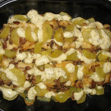 Рецепт Картошка с курицей и грибами, запеченная в молоке