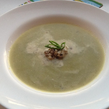 Рецепт Крем-суп из спаржи со сливочно-трюфельной заправкой
