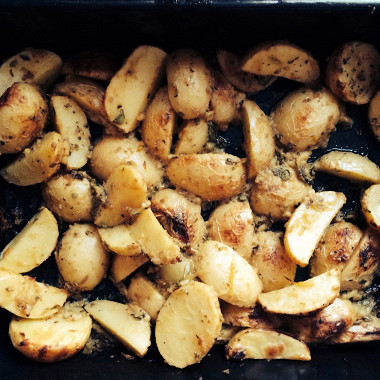 Рецепт Жареный картофель в горчице, чесноке и орегано