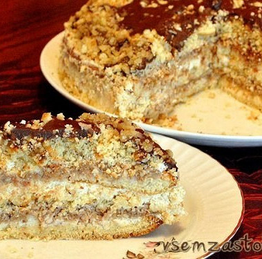 Рецепт Бисквитный торт с яблочно-ореховой начинкой