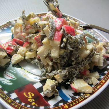 Рецепт Салат из морской капусты с крабовыми палочками
