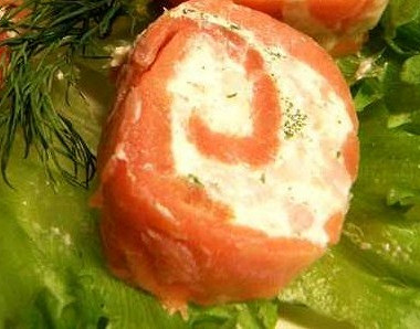 Рецепт Рулетики с лососем и сливочным сыром с травами