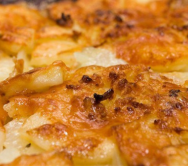 Рецепт Картофельный гратен с хреном и пармезаном