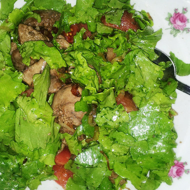 Рецепт Теплый салат с печенью и карамелизированным луком