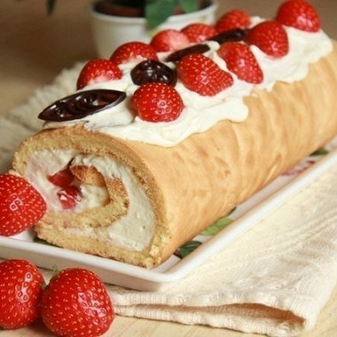 Рецепт Рулет «Клубника со сливками»