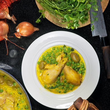 Рецепт Курица с шафраном, оливками и горошком