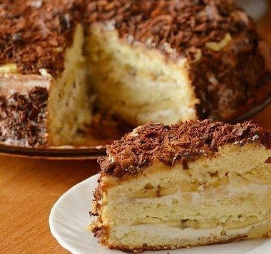 Рецепт Бисквитный торт с творогом и бананами