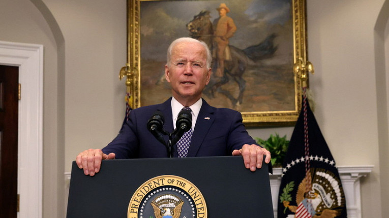 Байден выступил с экстренным заявлением после взрывов в Кабуле