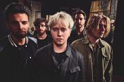 Nothing But Thieves
Nothing But Thieves